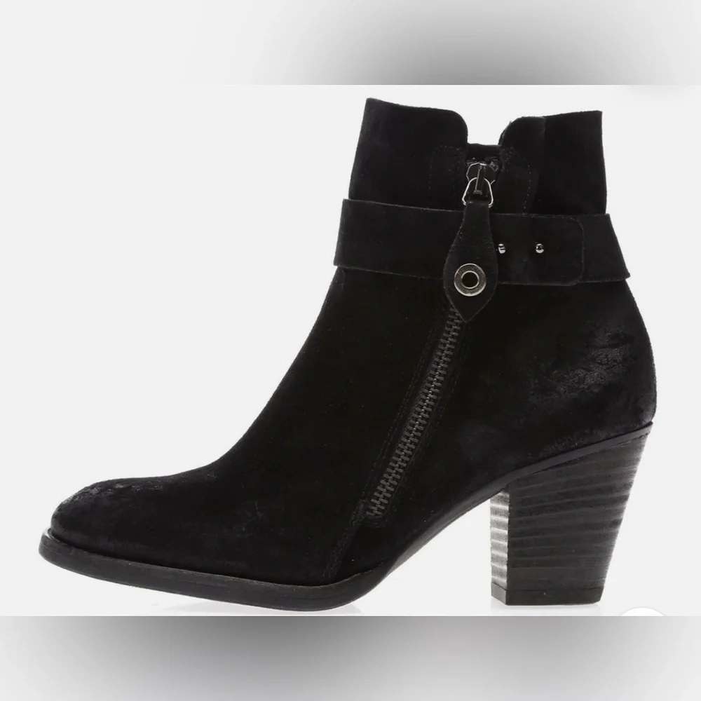 Paul Green Black Suede Ankle Boots w/ Zip Closure - Picture 1 of 13